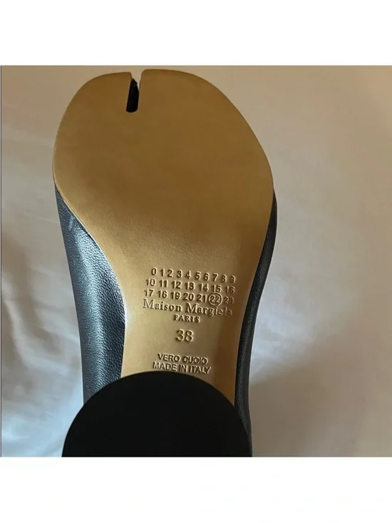 Maison Martin Margiela Tabis boot Black Split-Toe Leather Ankle Boots size 8 - Picture 7 of 7